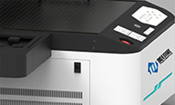 6 Tốc độ đi CMYK UV máy in phẳng với dung lượng cao cho nhiều vật liệu